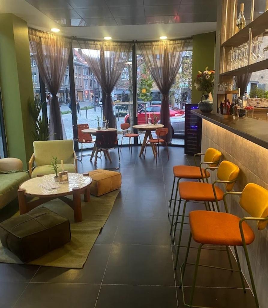 Bar tapas à remettre, Offres d'emploi
