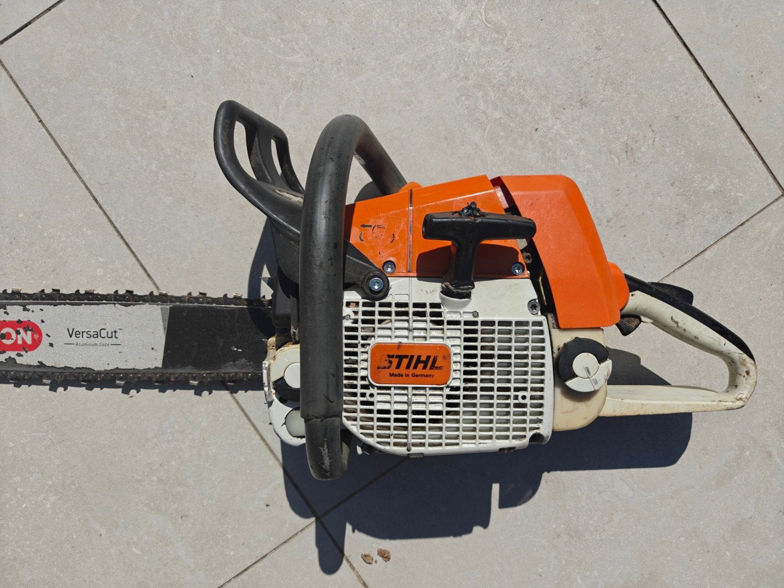 Stihl MS440 tronçonneuse pro, Enlèvement