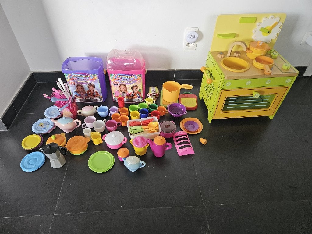 houten speelkeukentje met vele accessoires, Enfants & Bébés, Jouets | Jouer aux cuisines, Enlèvement