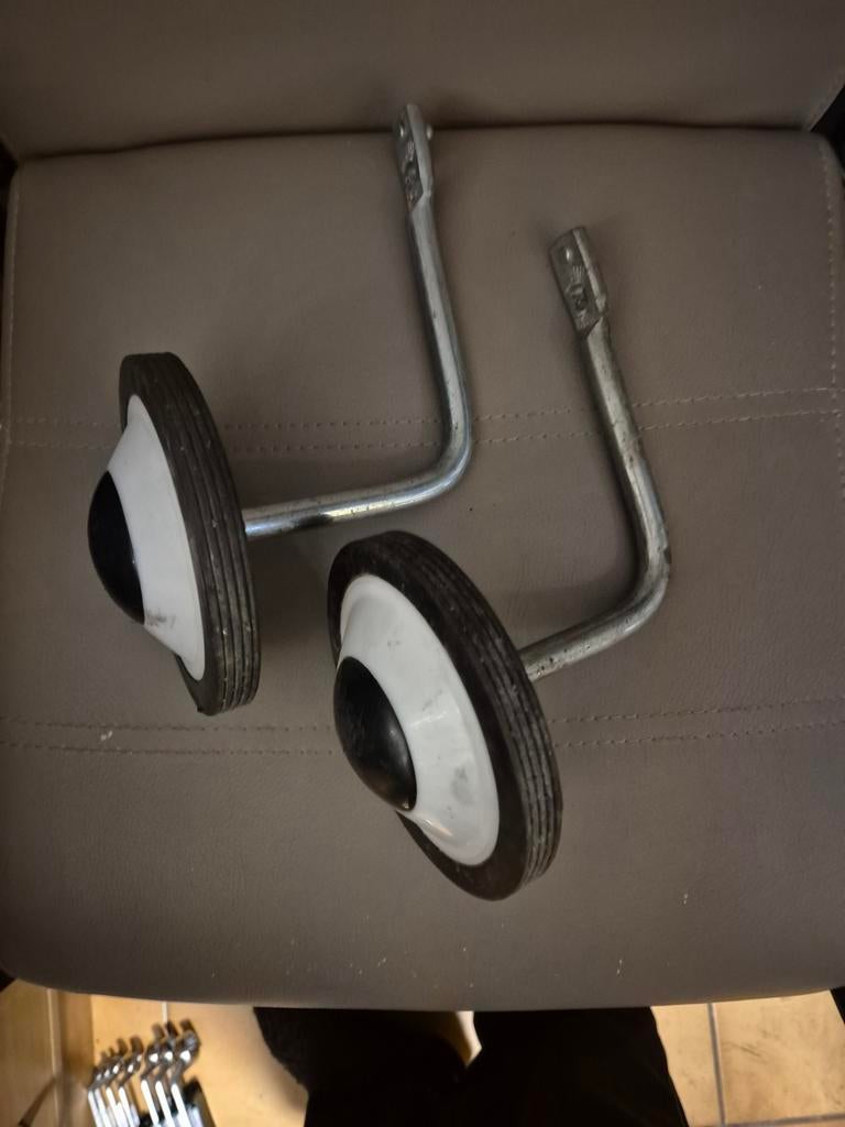 Hulp wielen, Fietsen en Brommers, Ophalen