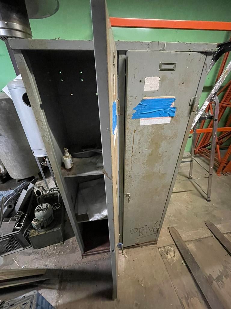 Lockerkast, Ophalen