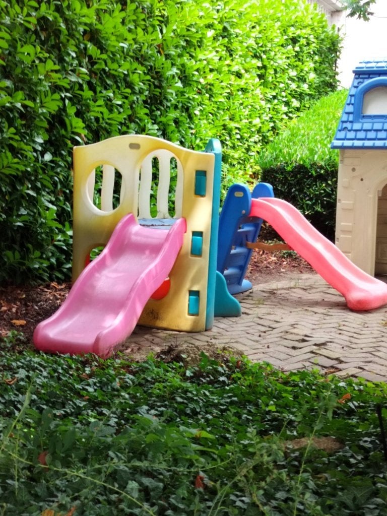 SPEELTOESTEL, GLIJBAAN EN HUISJE, Kinderen en Baby's, Ophalen, Gebruikt, Glijbaan