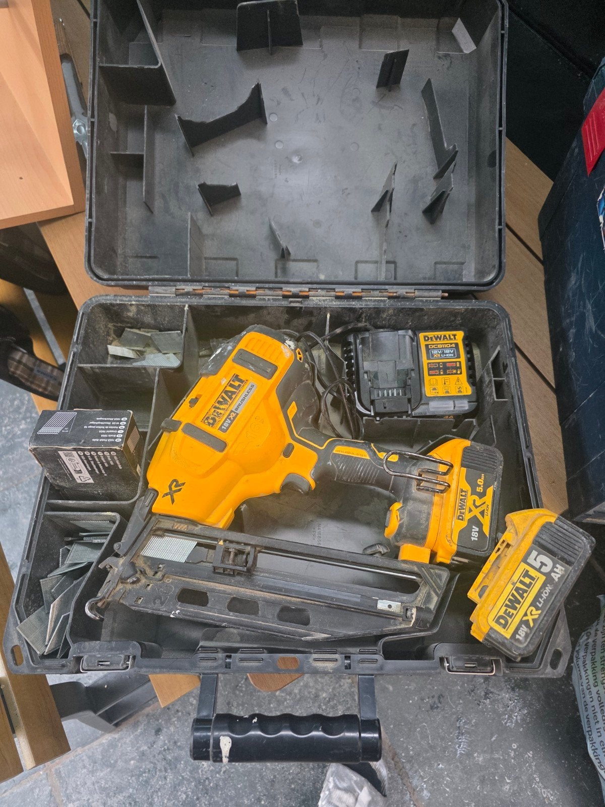 Dewalt, Ophalen, Zo goed als nieuw