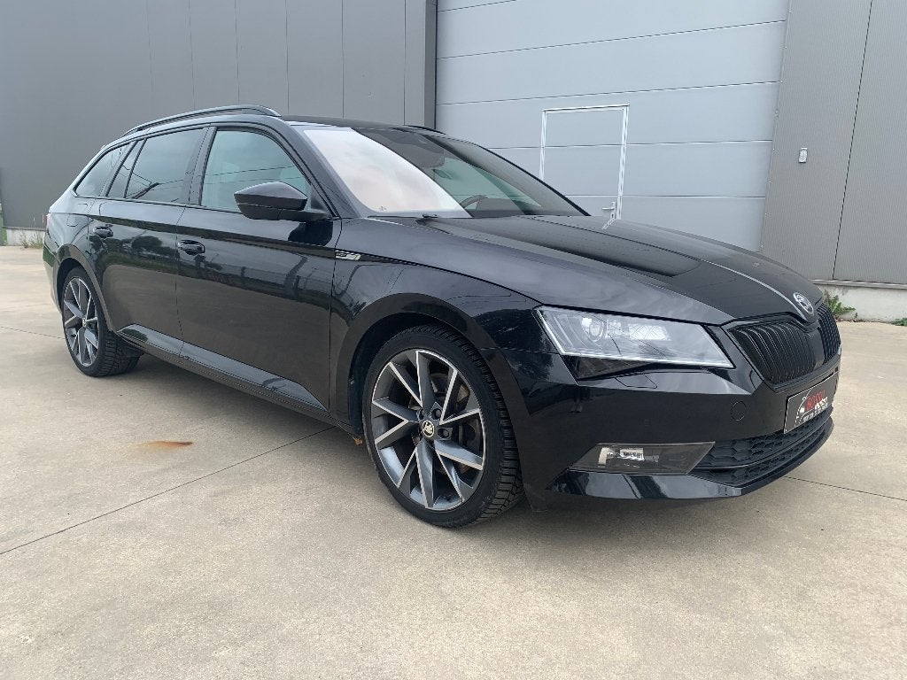 SKODA SUPERB RS 4X4/280PK/NAVI/DAB/CAMERA/LED/ZETELVER, Autos, Achat, Entreprise, Alcantara, Noir