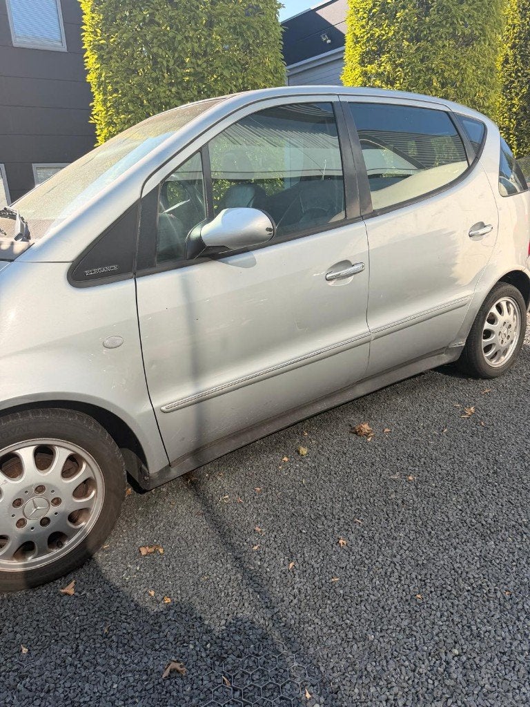 Mercedes Classe A 170 Diesel Lisez bien ! ! !, Cuir, Entreprise, Noir, 5 portes