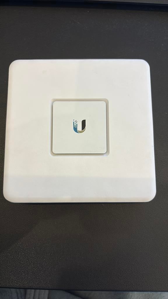 Uniquiti USG Security Gateway, Ophalen of Verzenden, Gebruikt, Router