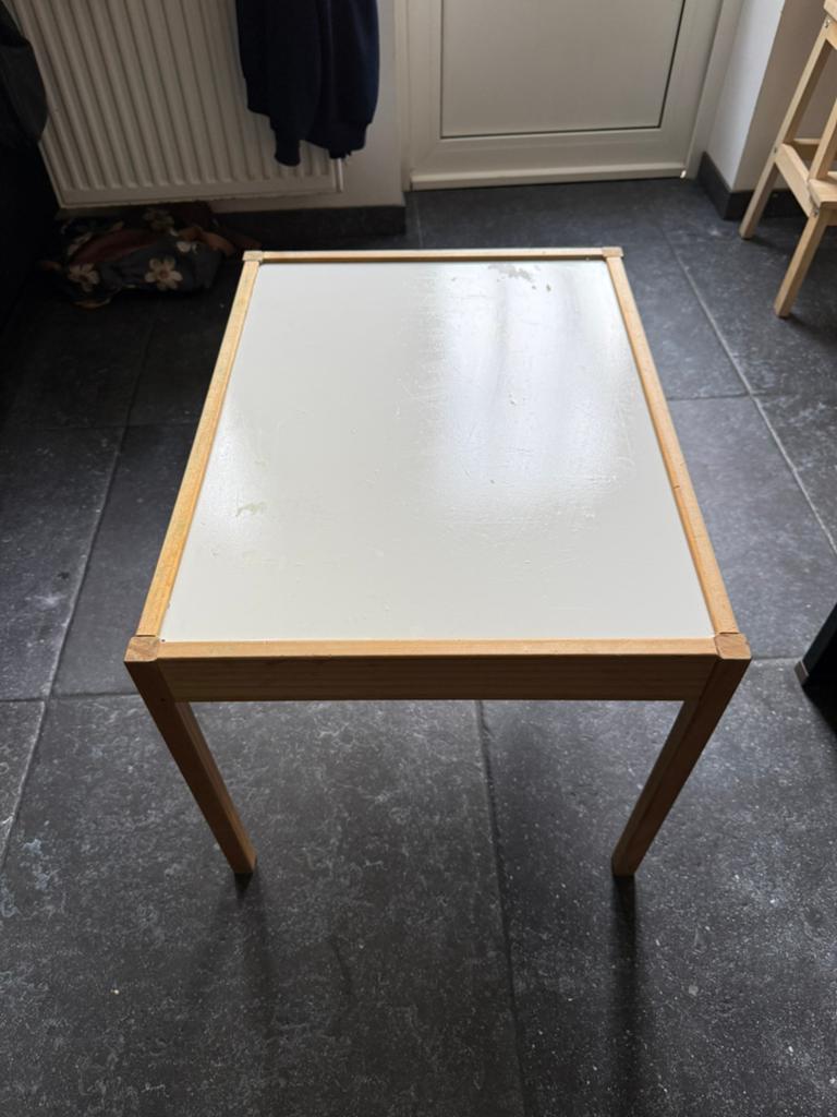 Ikea kindertafel, Enfants & Bébés, Jouets | Tables de jeux, Enlèvement, Comme neuf