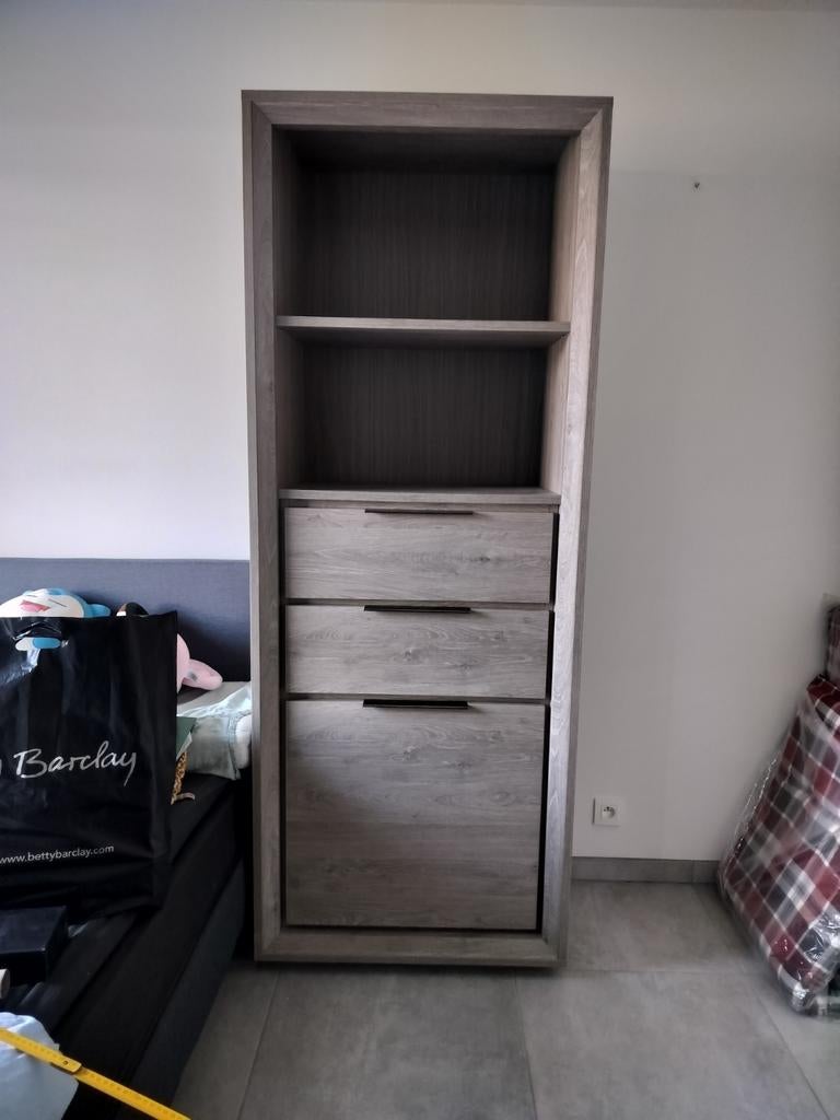 Boekenkast grijs hout, Ophalen
