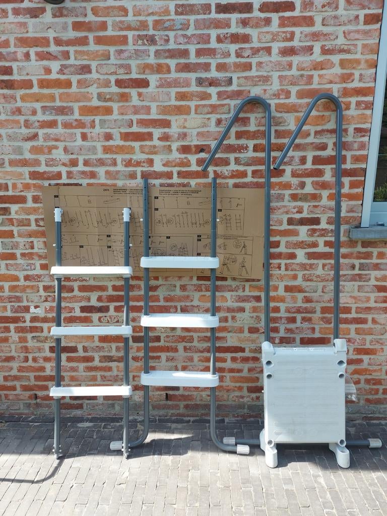 Intex dubbele veiligheidsladder 28076, Enlèvement