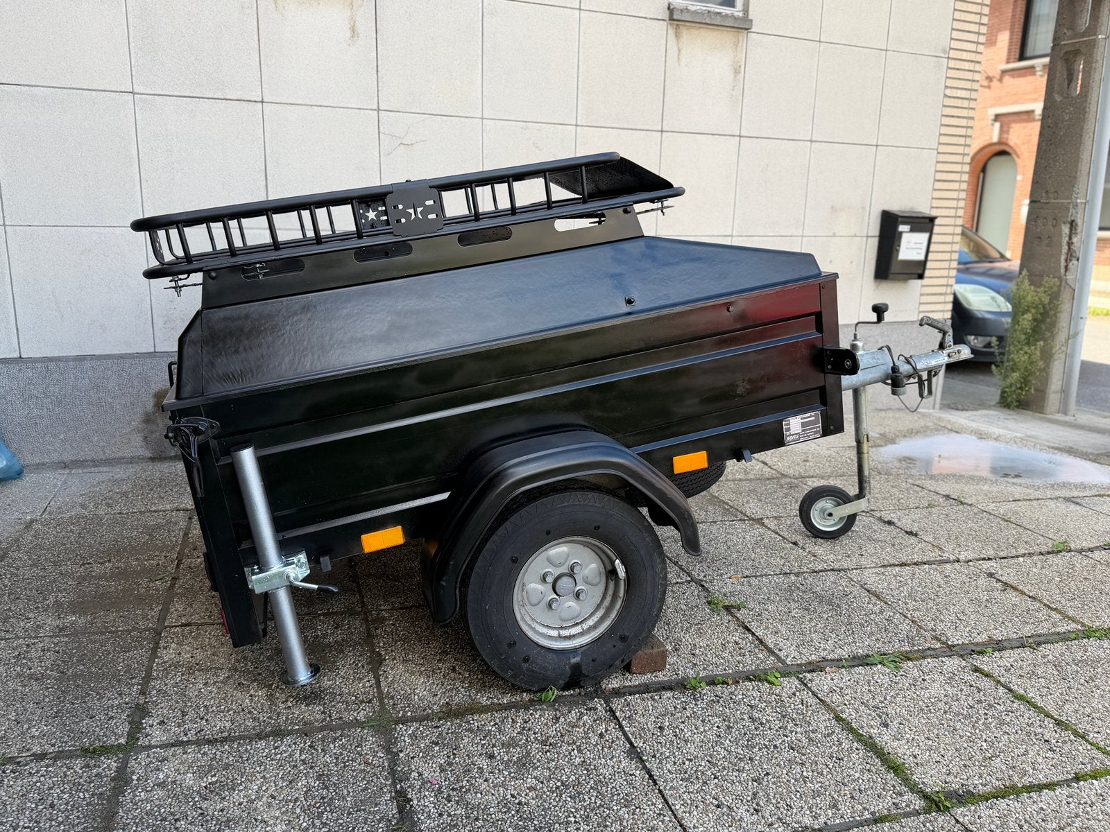 Kampeerwagen + reservewiel + dakmand + dakkoffer, Ophalen, Zo goed als nieuw