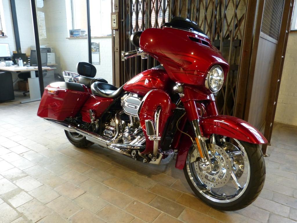 Harley-Davidson TOURING FLHXSE CVO Street Glide, Motos, Entreprise, Plus de 35 kW, 1801 cm³, Régulateur de vitesse