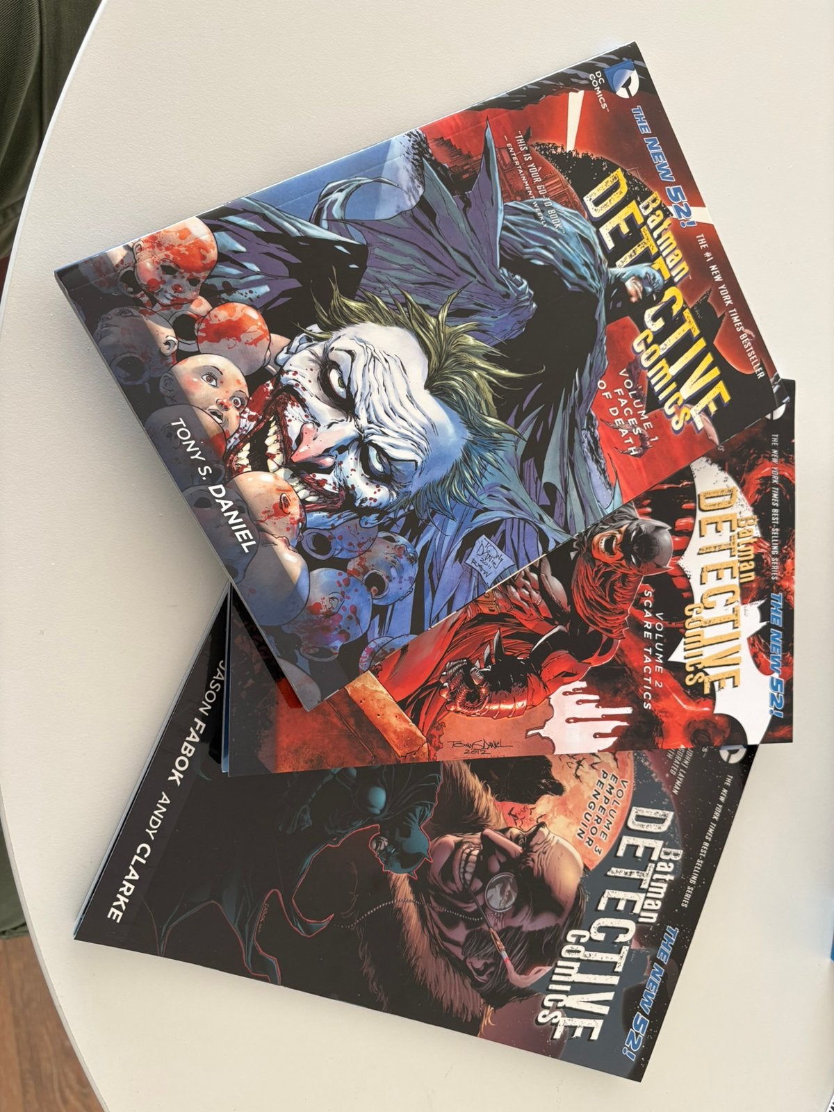 Batman Detective Comics graphic novels in paperback, Boeken, Strips | Comics, Meerdere comics, Ophalen, Zo goed als nieuw, Amerika
