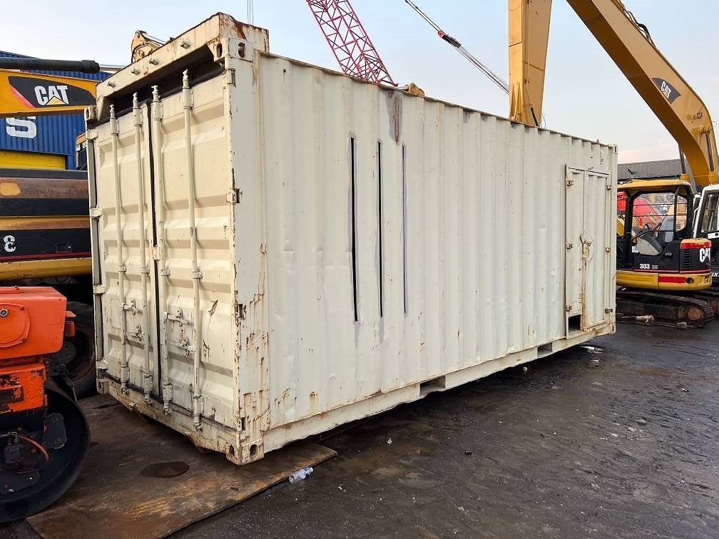 Cat C18 650kva generator (bj 2004)