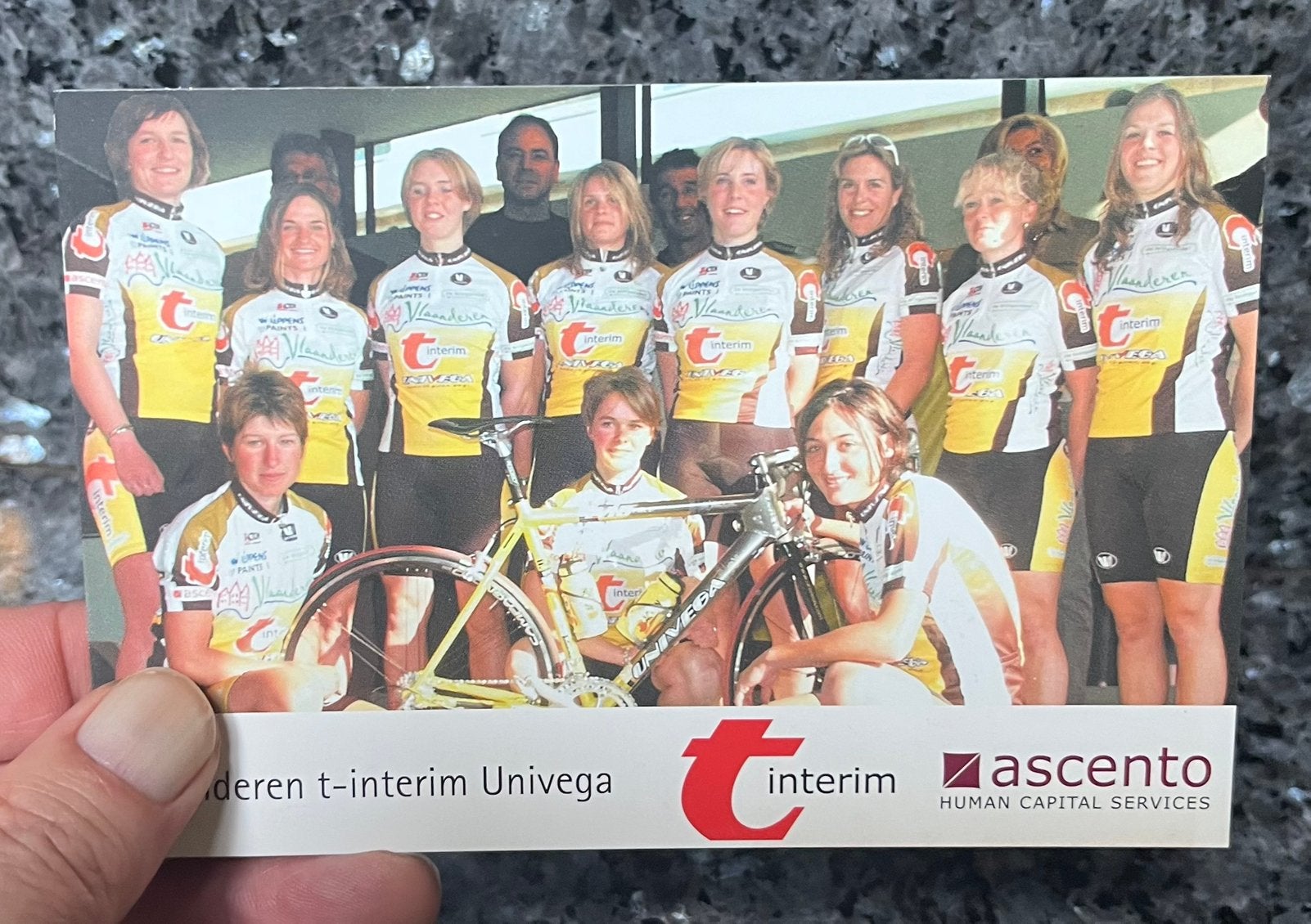 Wielrennen damesteam Vlaanderen 2004, Verzamelen, Ophalen, Zo goed als nieuw