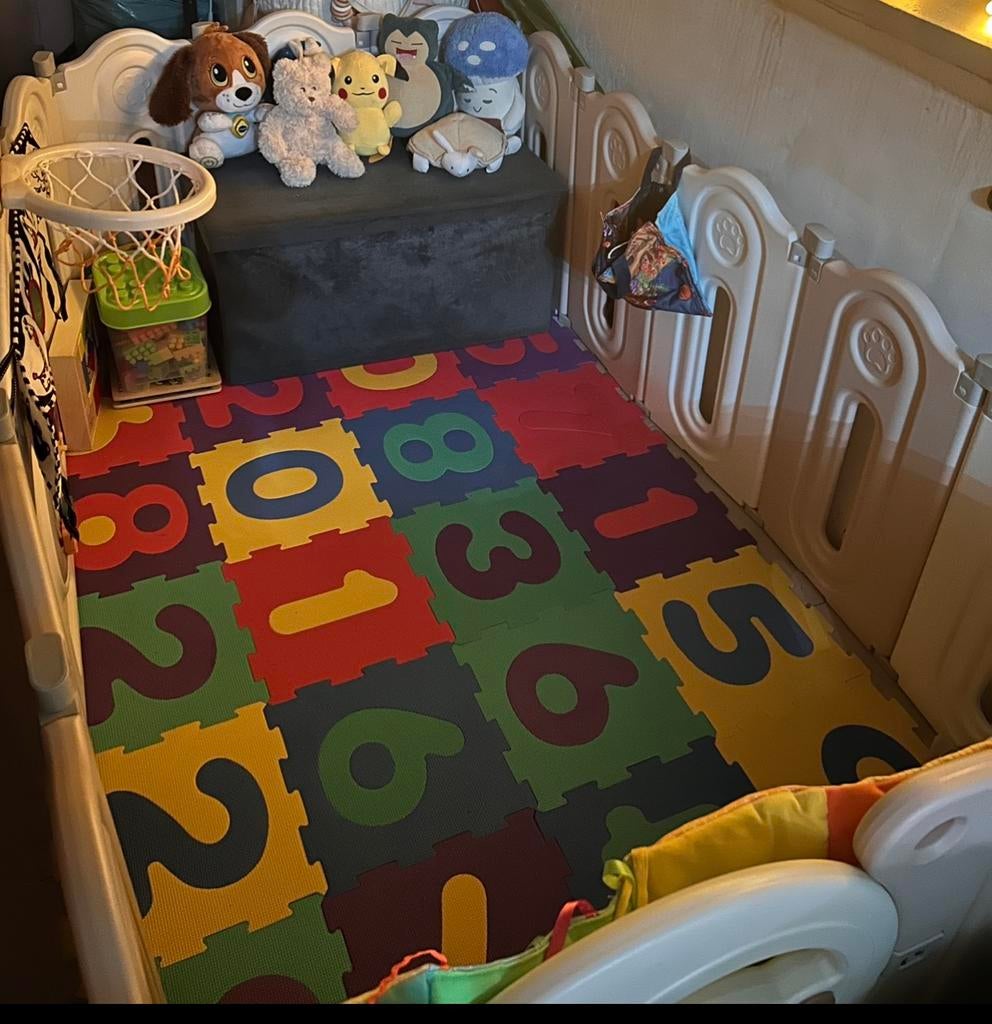 Parc bébé complet avec porte, tapis et panier de basket, Enlèvement, Comme neuf