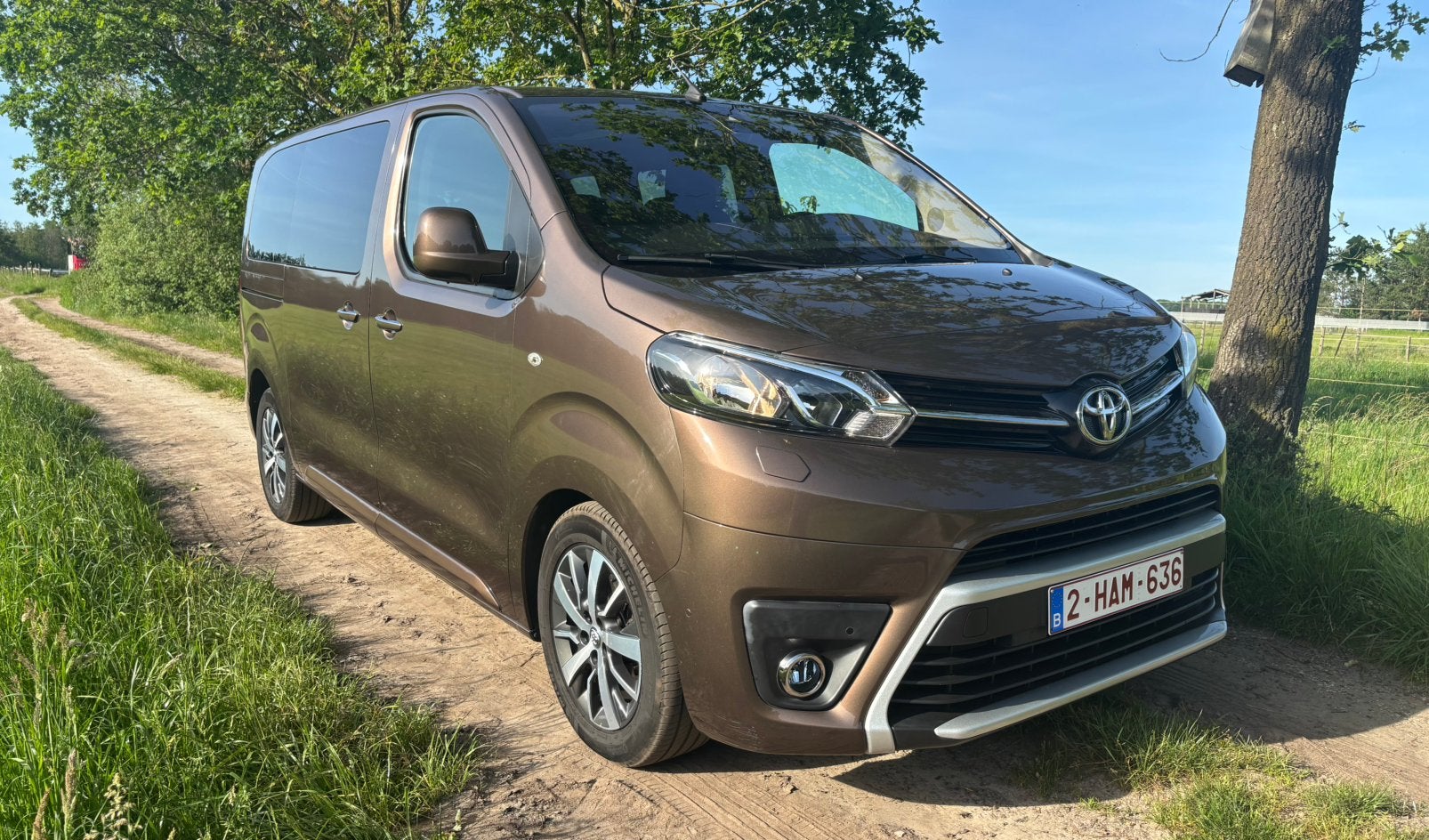 Toyota verso  proace D full option uitstekende staat, Voorwielaandrijving, 4 cilinders, Bruin, 5 deurs