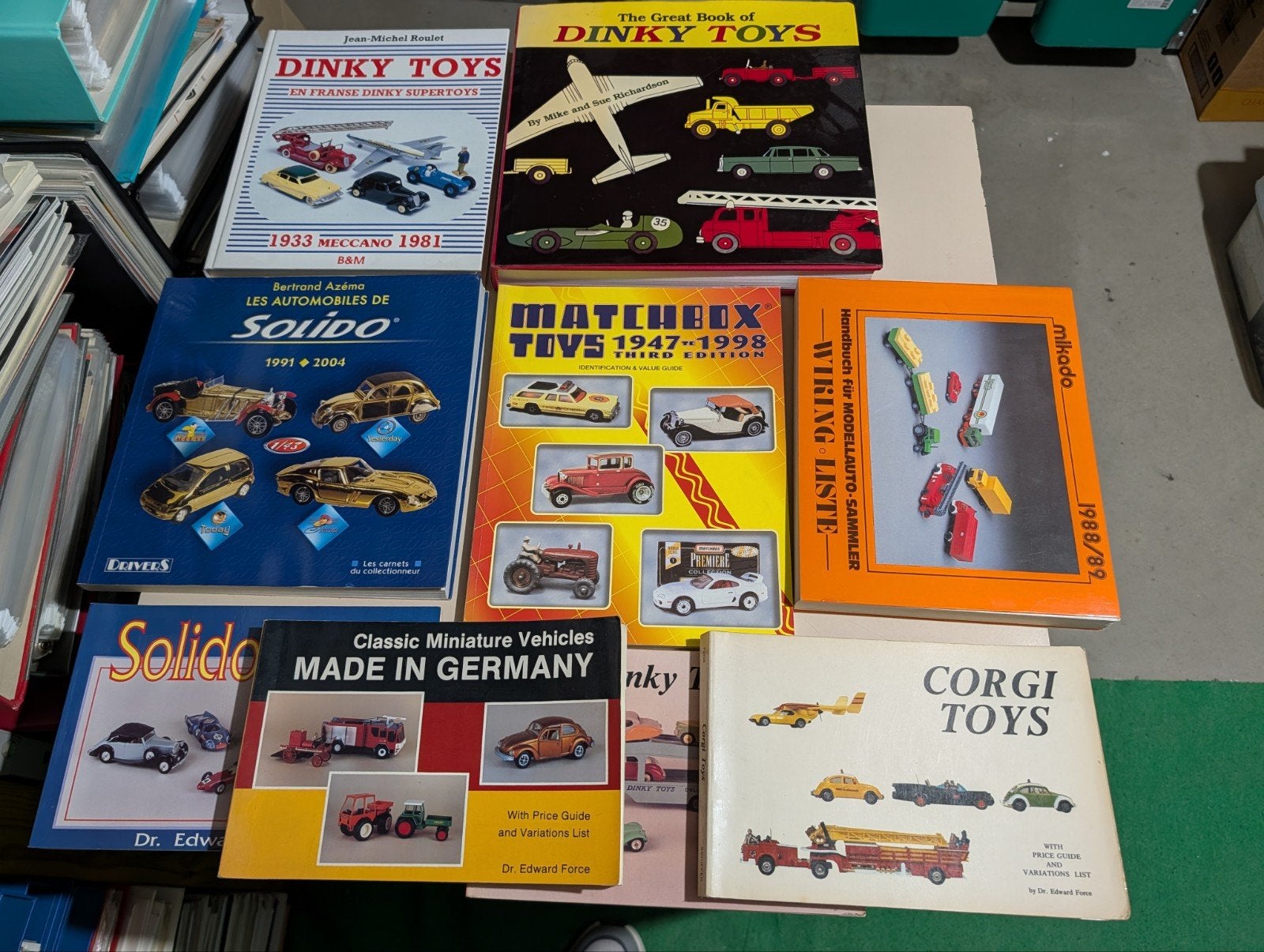 livres miniatures automobile lot, Hobby & Loisirs créatifs, Enlèvement