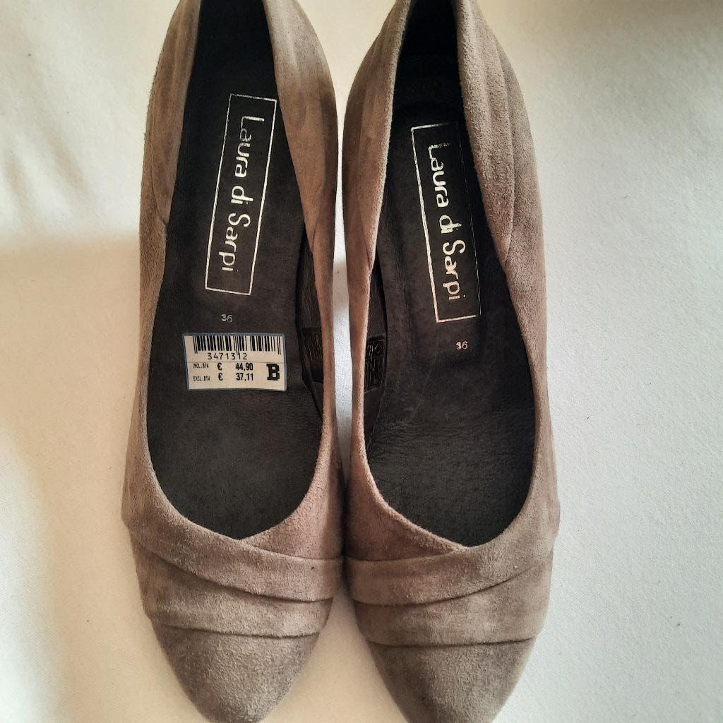 schoenen kleur BEIGE SUEDE - maat 36 -LAURA DI SARPI, Enlèvement ou Envoi, Beige, LAURA DI SARPI, Escarpins