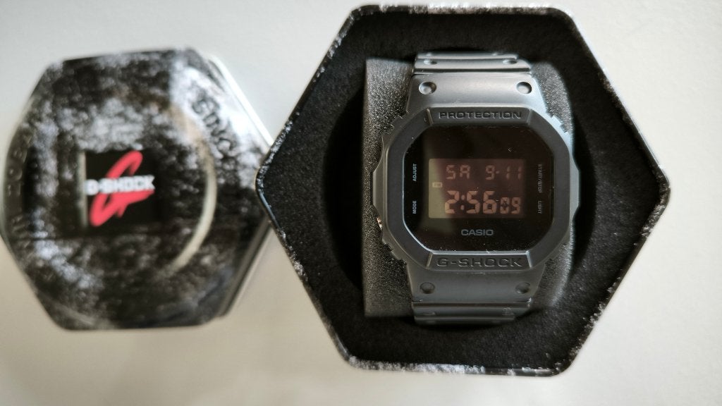 Casio G-Shock DW-5600BB, Bijoux, Sacs & Beauté, Casio, Enlèvement ou Envoi, Comme neuf, Synthétique