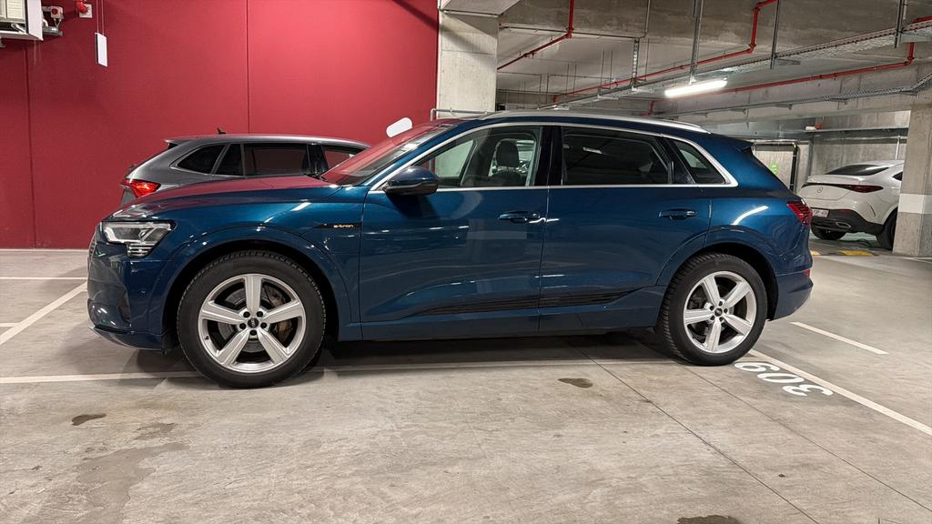 Audi E-tron Quattro 313pk Pano, matrix, leder, autopilot, Autos, Audi, Cuir, Achat, Euro 6, Noir