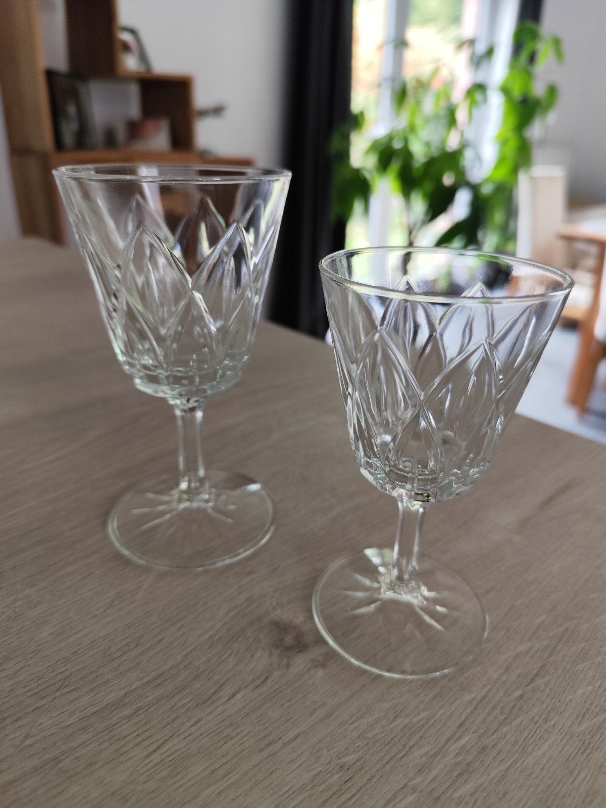 Duo de verres à pied vintage en cristal taillé Édition Shell, Enlèvement ou Envoi