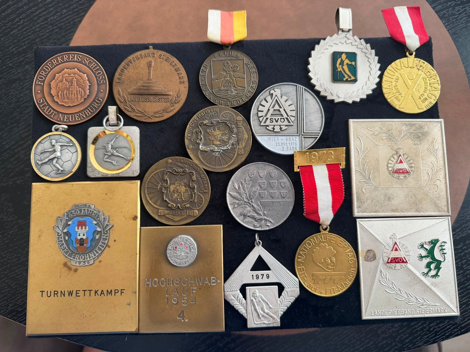 Vintage verzamelingen sportmedailles en plaquettes 1950-1980, Ophalen of Verzenden