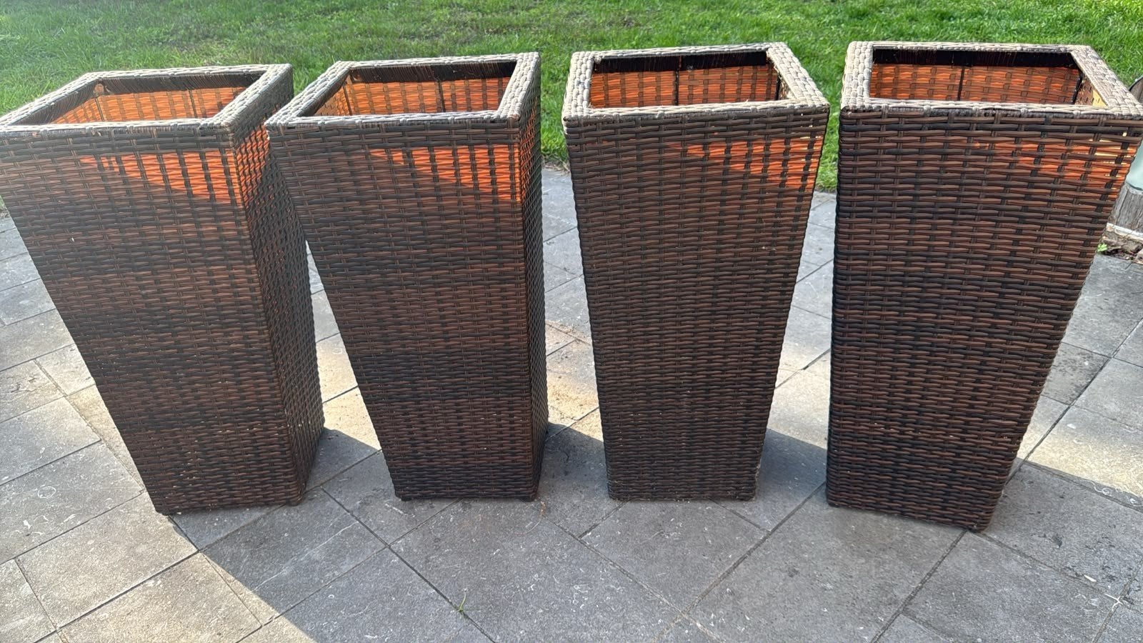 4 rotan plantenbakken, Ophalen