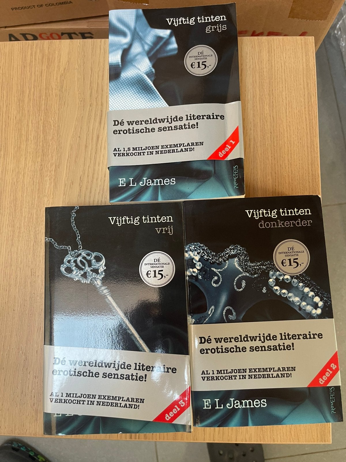 E.L. James - Vijftig tinten grijs, Boeken, Literatuur, Amerika, Ophalen of Verzenden