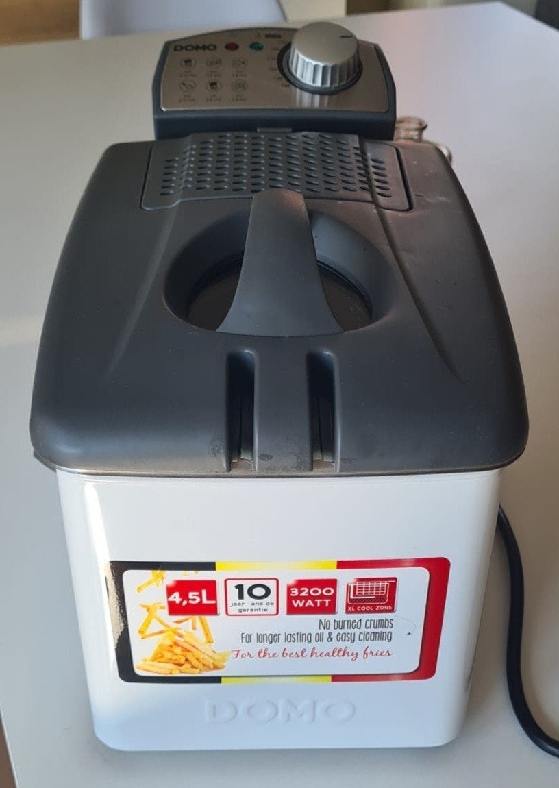 Friteuse Domo 3200 W - 4,5 litres, Elektronische apparatuur, Frituurpannen, 4 liter of meer, Ophalen, Zo goed als nieuw