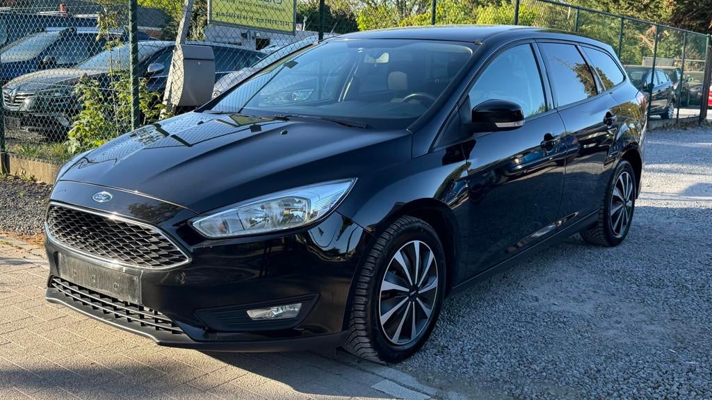 Ford Focus 1.6 diesel bj 2018, Auto's, Gebruikt, Euro 6, 4 cilinders, Zwart