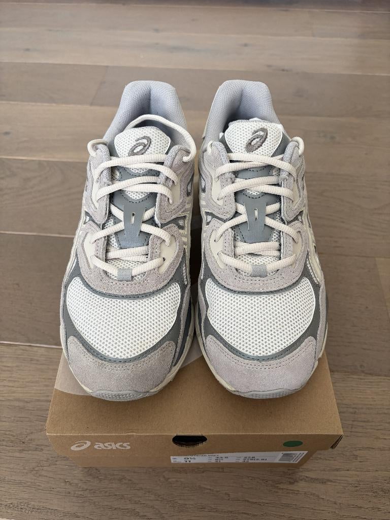 Asics Gel NYC cream/oyster grey, Neuf, Enlèvement, Asics, Chaussures de sport