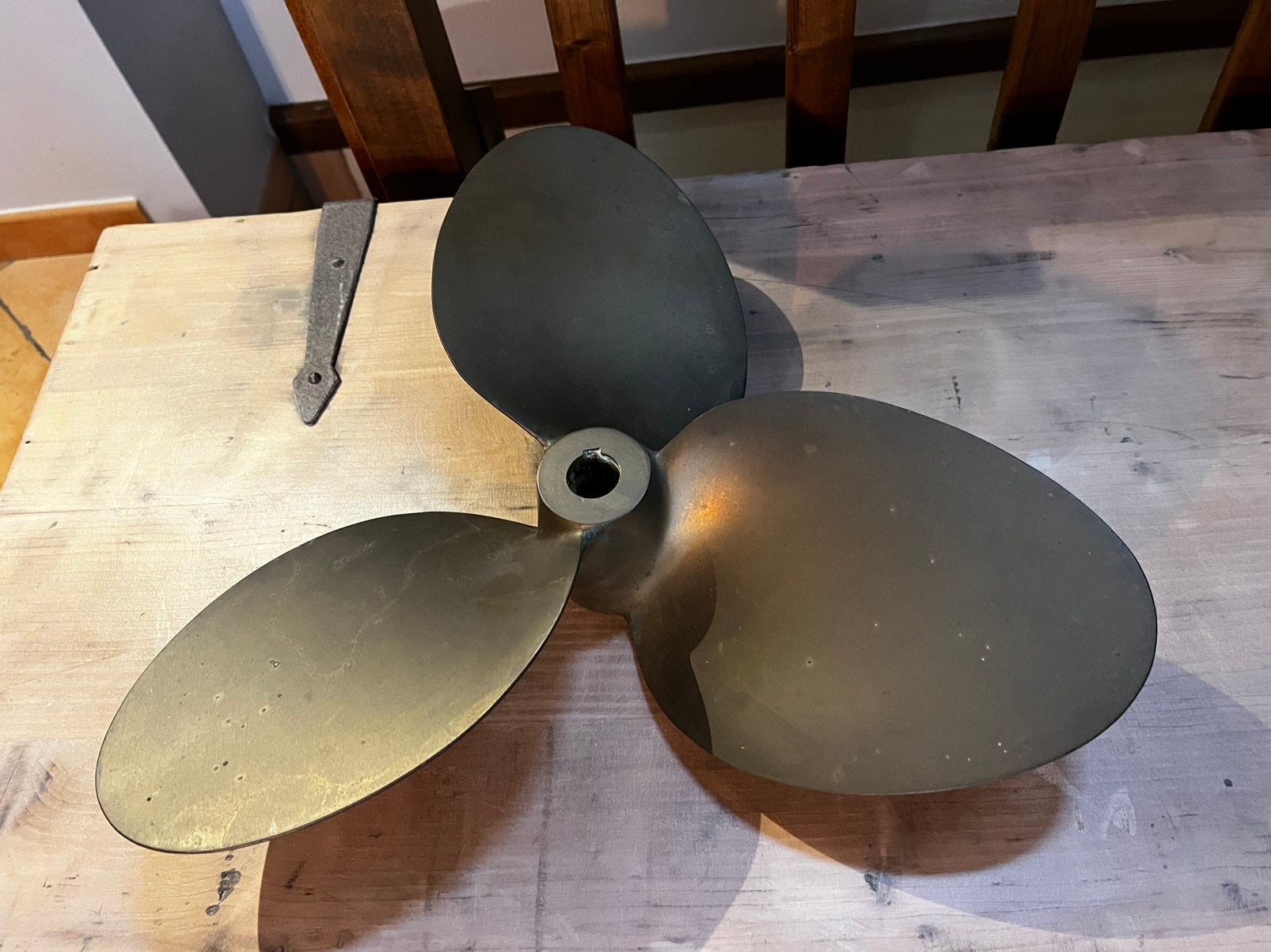 Bronzen propeller, Ophalen, Brons