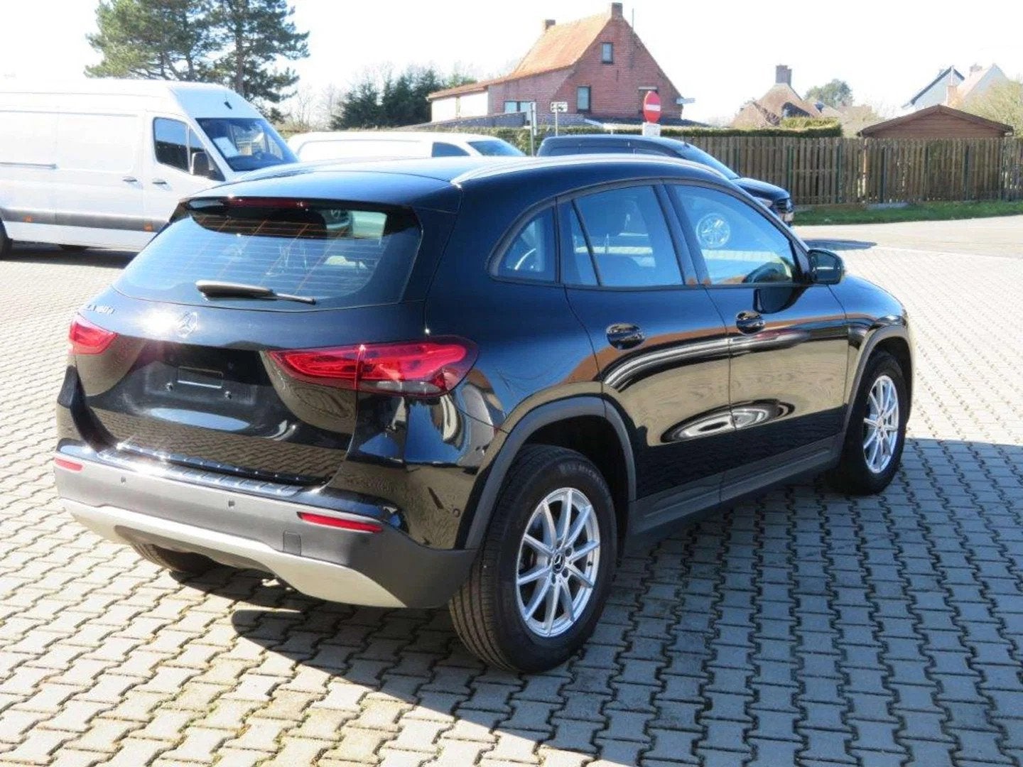 Mercedes-Benz GLA 180 Automaat (bj 2022), Auto's, Automaat, Gebruikt, 4 cilinders, 2135 kg
