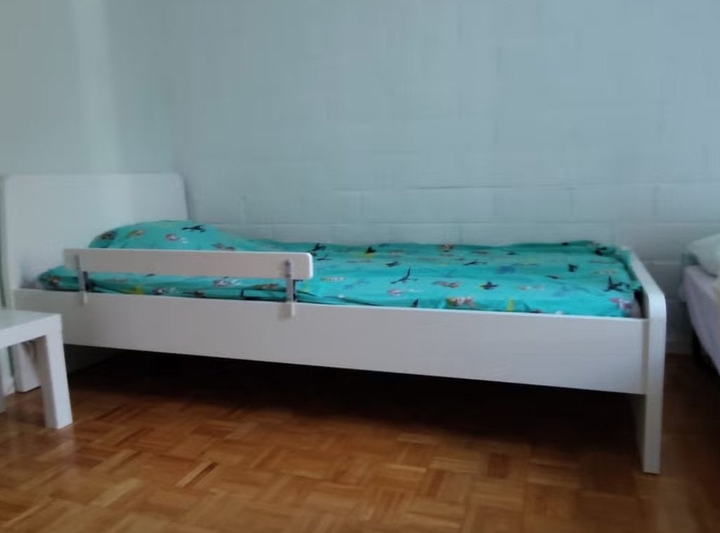 1 lit, Maison & Meubles, Chambre à coucher | Lits, Enlèvement, Une personne, Comme neuf, Bois