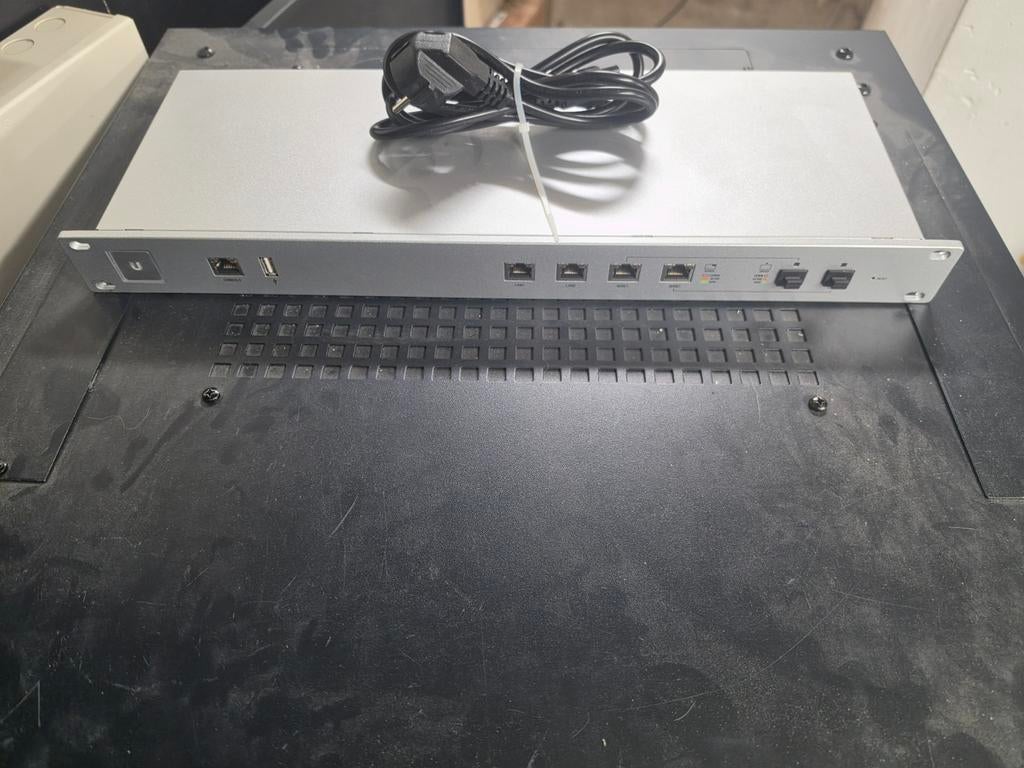 UniFi USG Pro 4 Security Gateway + Firewall, Informatique & Logiciels, Enlèvement