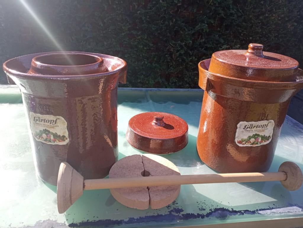 2 zuurkoolpotten 10 liter PRIJS VERLAAGD, Ophalen, Zo goed als nieuw, Overige materialen, Pot, Bus of Blik