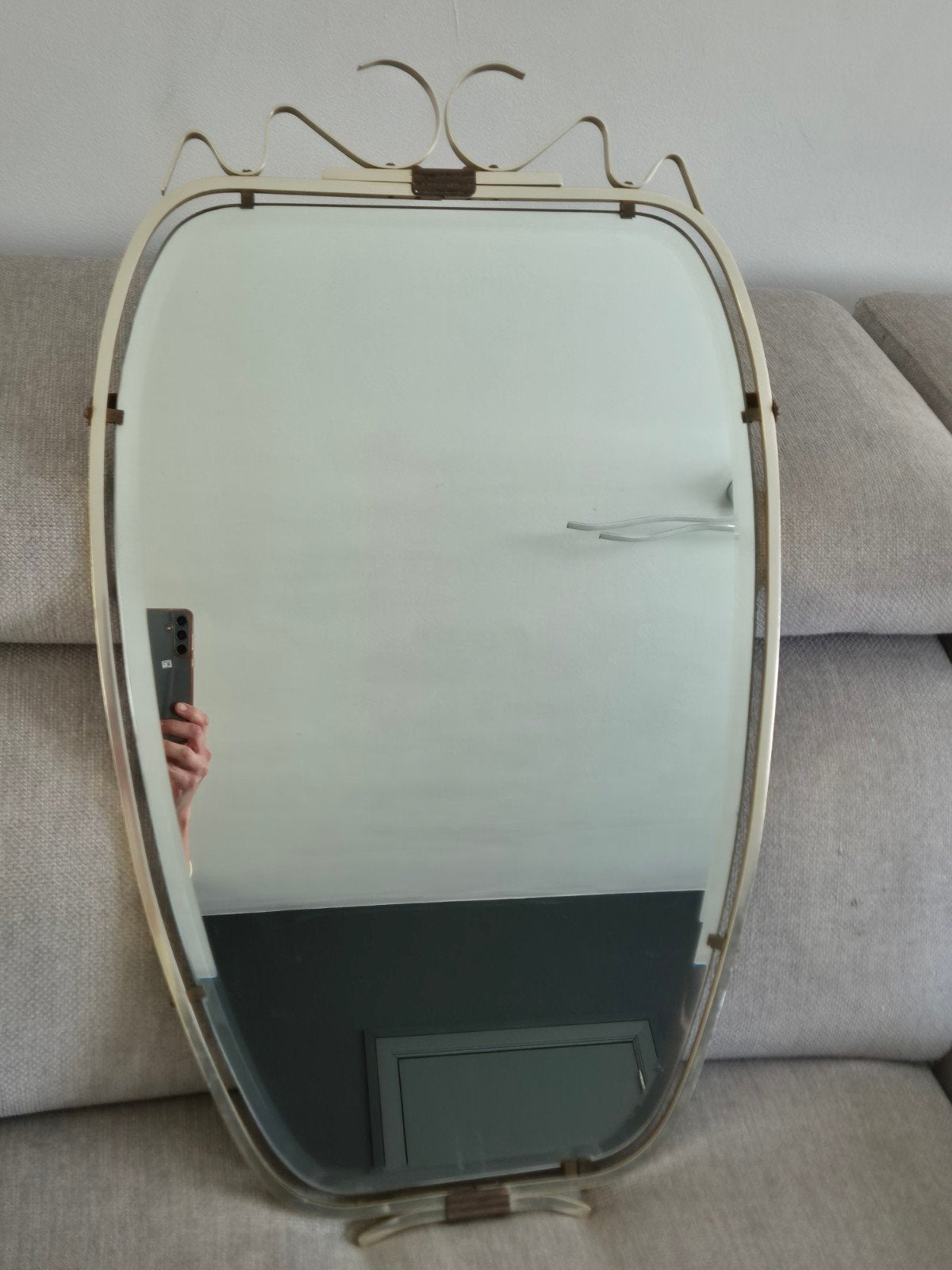 Ancien miroir, Enlèvement