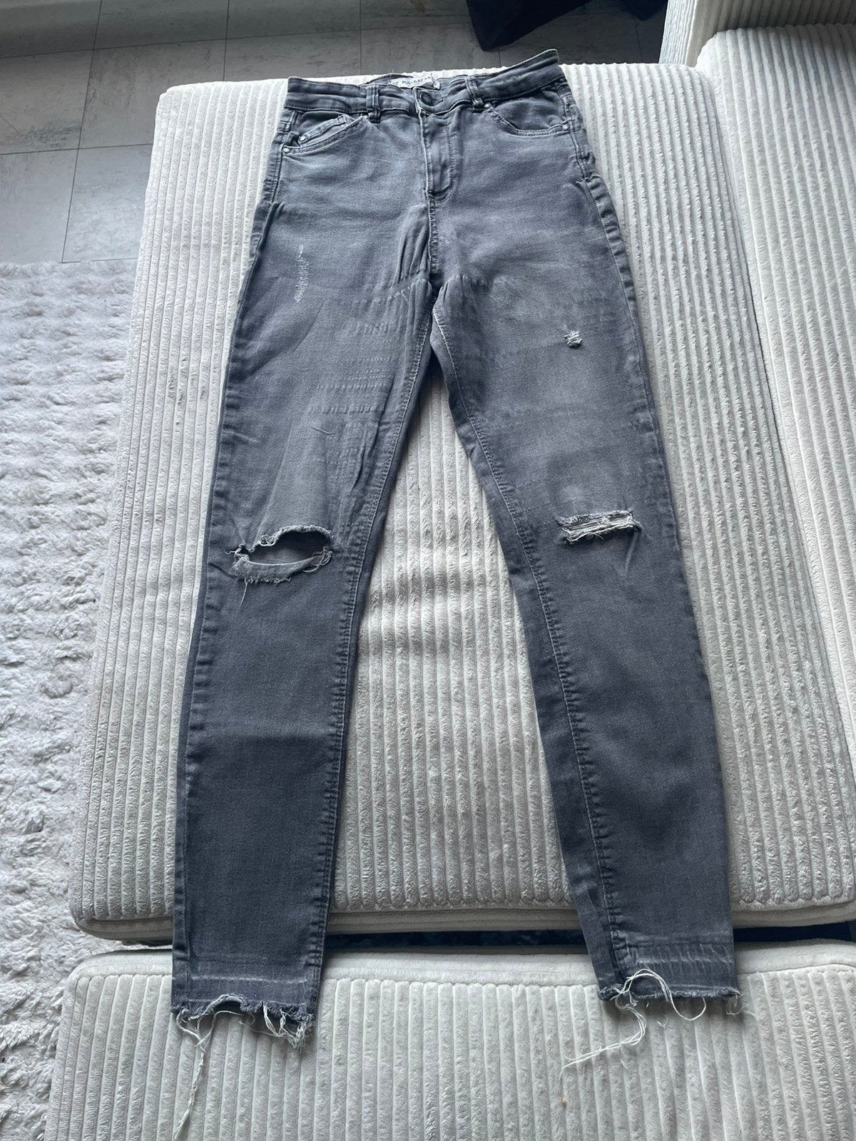 Grijze jeans van Pull&Bear, Ophalen of Verzenden, Zo goed als nieuw, Grijs, W27 (confectie 34) of kleiner