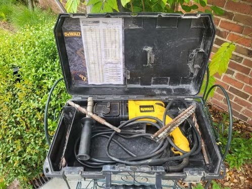 Marteau combiné/marteau rotatif DeWalt SDS-Plus dans un étui, Bricolage & Construction, Outillage | Outillage à main, Enlèvement