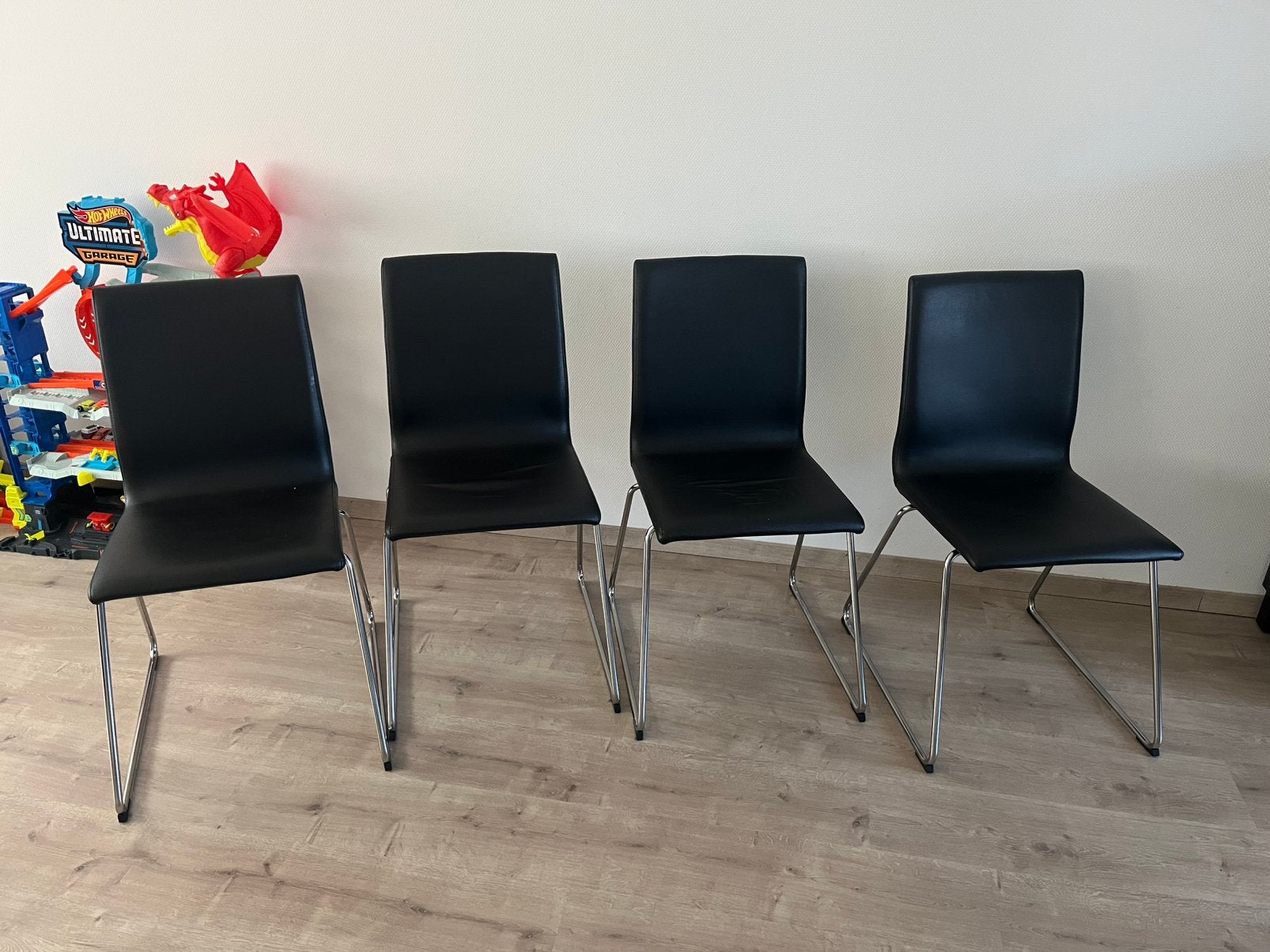 4 eetkamerstoelen ikea lillanas, Huis en Inrichting, Stoelen, Ophalen, Zwart, Leer, Zo goed als nieuw