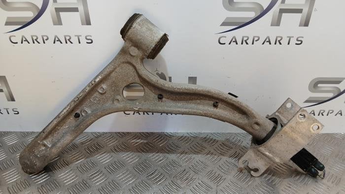 Bras de suspension avant droit d'un Mercedes CLA, 3 mois de garantie, Utilisé, -, -