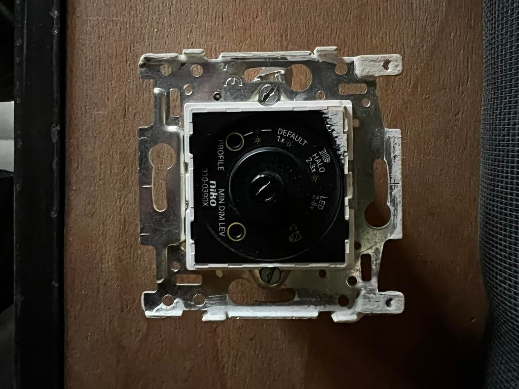 Niko universele draaidimmer 310 0390X, Enlèvement ou Envoi, Comme neuf, Interrupteur