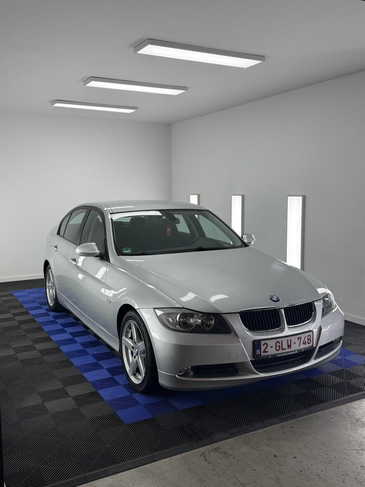 BMW E90 320i – Topstaat – Gekeurd voor Verkoop –, Autos, Argent ou Gris, Achat, 5 portes, Berline