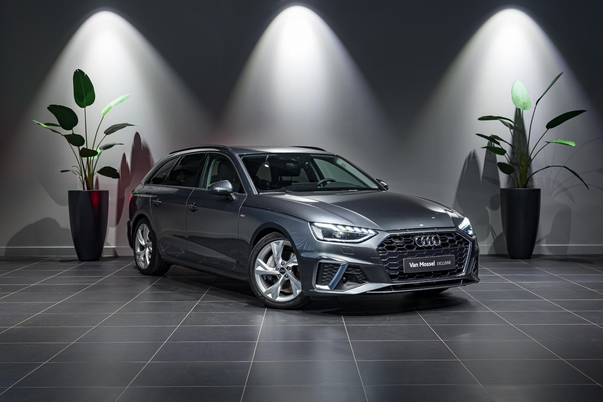 Audi A4 Avant 40 TFSI S tronic S line quattro Avant, Argent ou Gris, Achat, Commande vocale, Noir