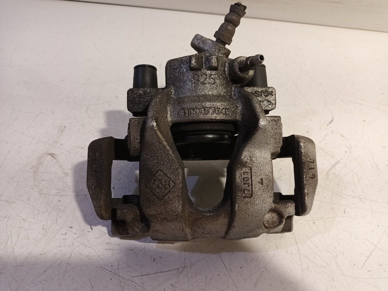 Remklauw rechts voor Smart Fortwo, Onderdelen@venauto.nl, Van der Ven Autorecycling B.V., Ettenseweg 76, 4706 PB Roosendaal, The Netherlands