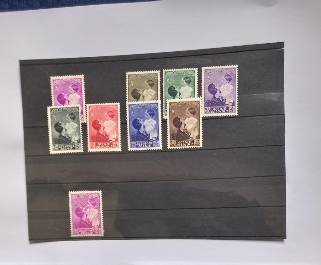 Postzegels als herinnering Koningin Astrid., Koninklijk huis, Ophalen of Verzenden, Zonder stempel, Postfris