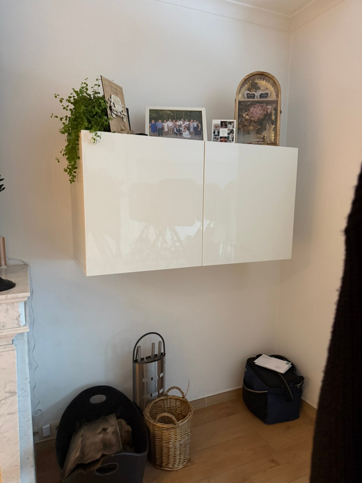 Moderne tv-meubelset en barkast – hoogglans wit/zwart, Maison & Meubles, Armoires | Armoires murales, Enlèvement, Utilisé