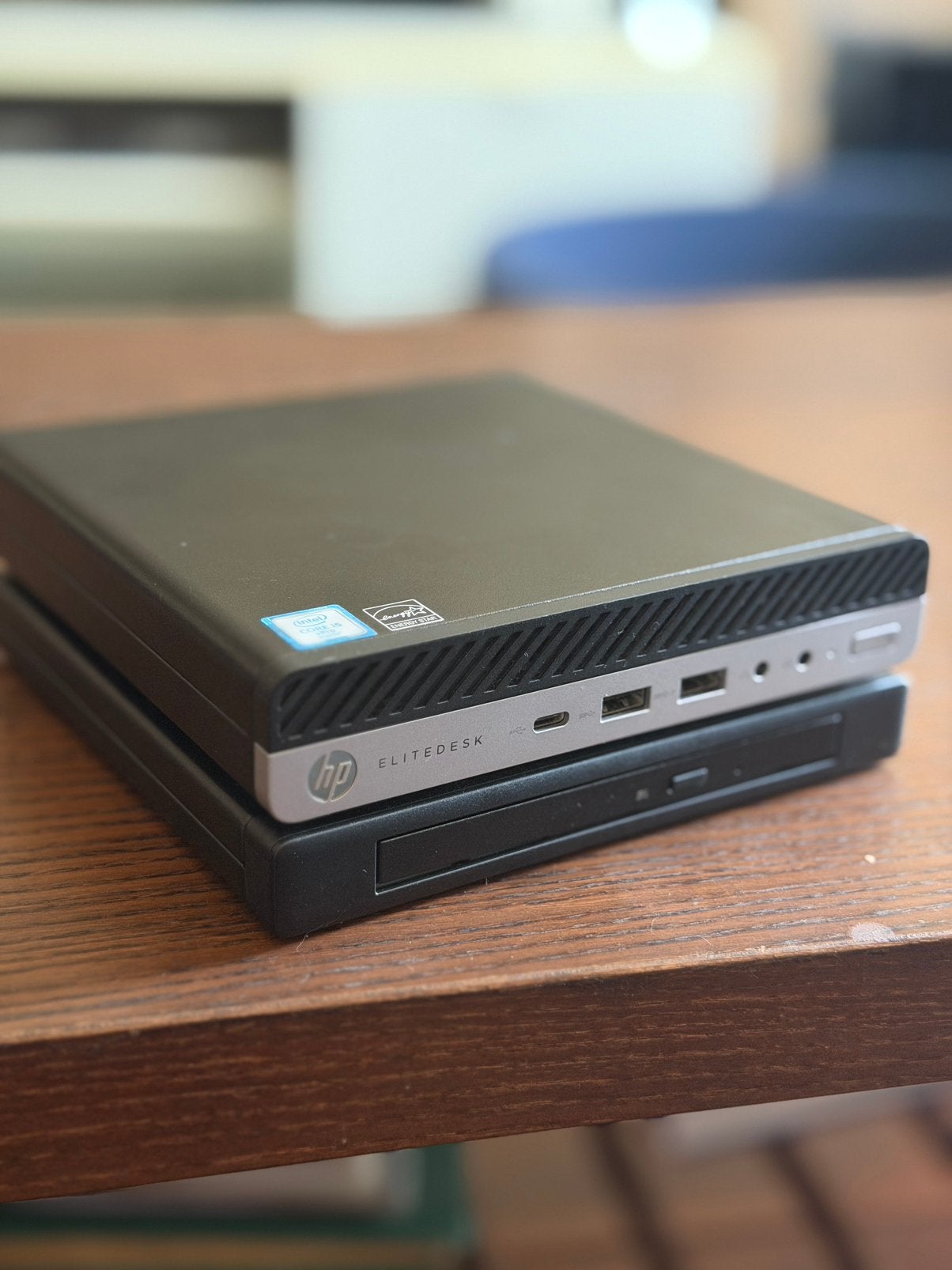 HP EliteDesk Mini PC with DVD Drive and Charger, Computers en Software, Optische drives, Ophalen of Verzenden, Gebruikt, Dvd, Windows