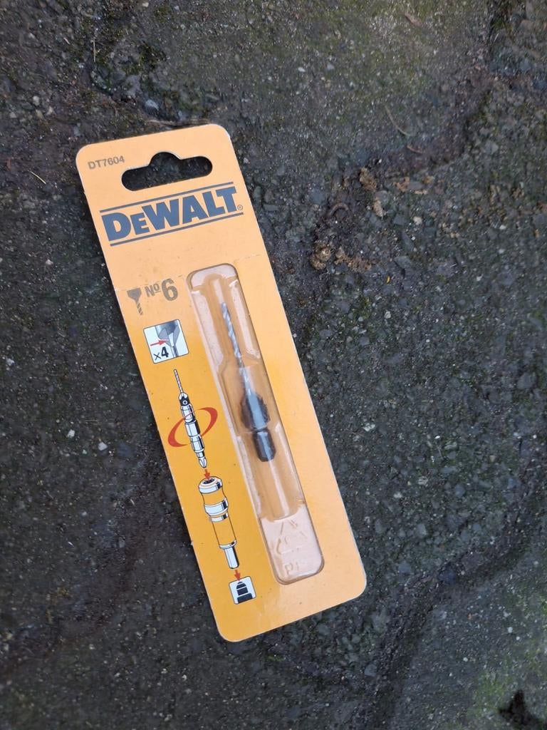 Forêt avec fraise Dewalt, Enlèvement ou Envoi