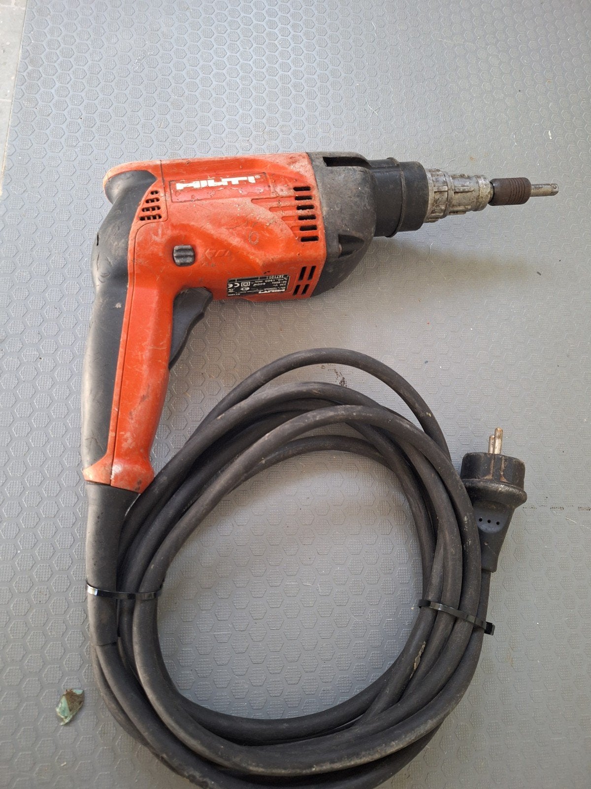 Hilti schroefmachine, Enlèvement, Utilisé, 400 à 600 watts, Foreuse et Perceuse